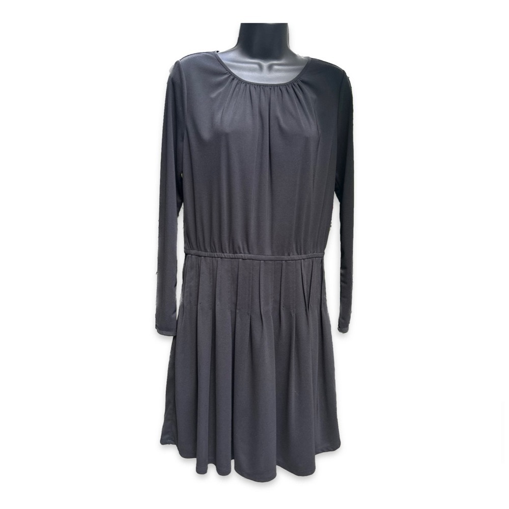 DKNY women’s pleated black long sleeved crepe dress  size S/M